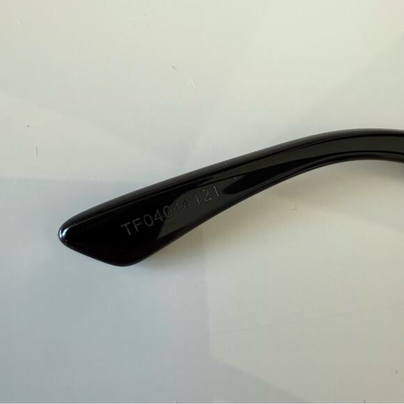 Celine unisex sunglasses CL40054U 50N Authentic - Picture 5 of 5